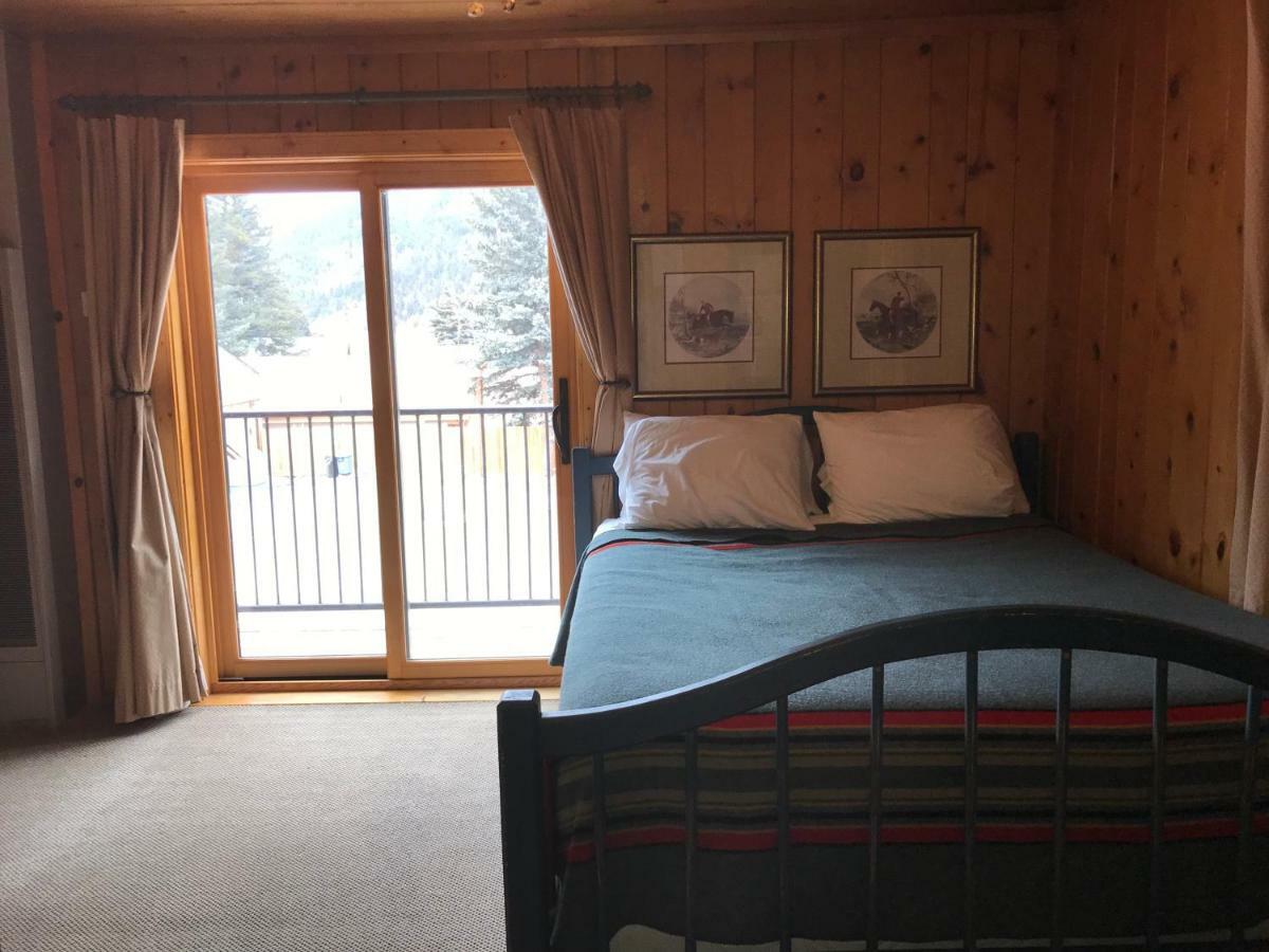 The Lodge At Red River Buitenkant foto